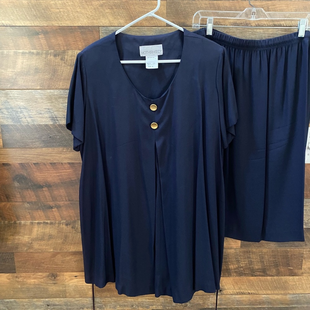 Motherhood Maternity separates in size XL, navy color